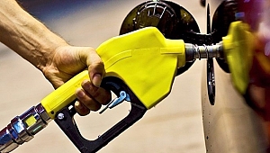 "BENZİN VE MOTORİN ZAMLANDI"