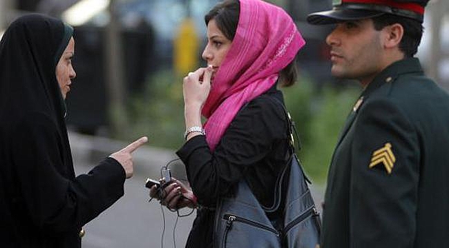 İran'da başörtüsü yasağında esneme
