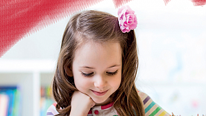 MİNİK ELLER ANNELERİ İÇİN TASARLIYOR