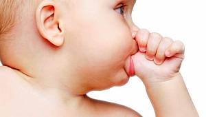 Parmak emme alışkanlığı diş ve çene bozukluklarına sebep oluyor