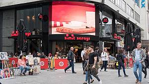 Avrupanın en büyük Simit Sarayı, Londra Leicester Meydanı’nda açıldı