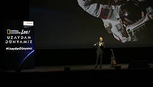 Chris Hadfield, uzaydan dünyamızı anlattı