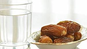 Hurmadan sonra bir bardak su için