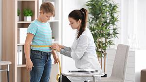 Ergenlikte alınan fazla kiloları göz ardı etmeyin!