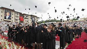 Koç Üniversitesi 24’üncü yıl mezunlarını verdi