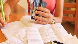 Kredi ve kredi kartı borcundan dolayı yasal takibe intikal etmiş kişi sayısı geriledi