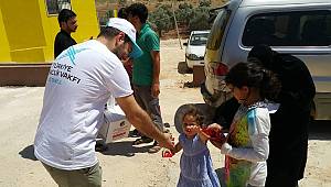 Mülteci kampında minikler de unutulmadı