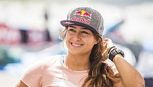 Rüzgar sörfü sporcumuz Lena Erdil dünya ikincisi