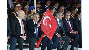 Cumhuriyete coşkulu kutlama