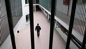 Her 100 bin kişiden 254’ü mahkumu.