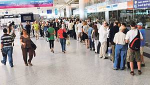 GEZMEYİ SEVİYORUZ: 15 milyon kişi seyahat etti