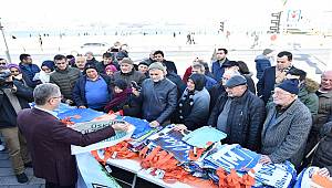 Ekolojik çanta Üsküdar'lılara ücretsiz dağıtıldı