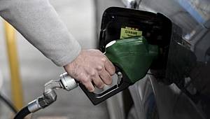 Benzine indirim geliyor, motorine yok