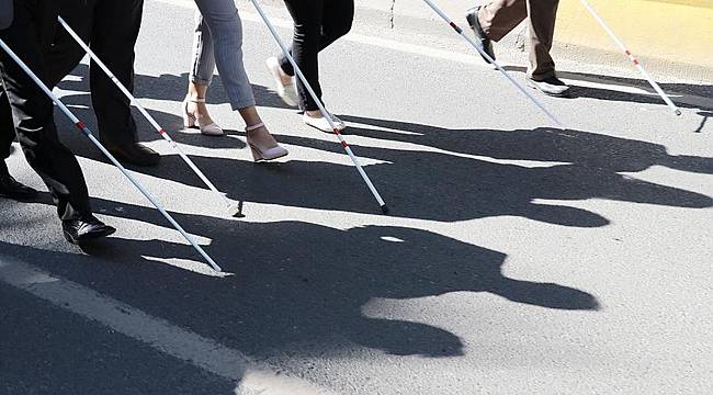 Görme engellilerin hayatını kolaylaştırmalı