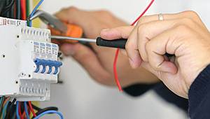 Korsan elektrikçilerden uzak durun