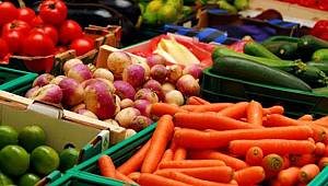 Sebze meyveyi artık belediyeler satacak