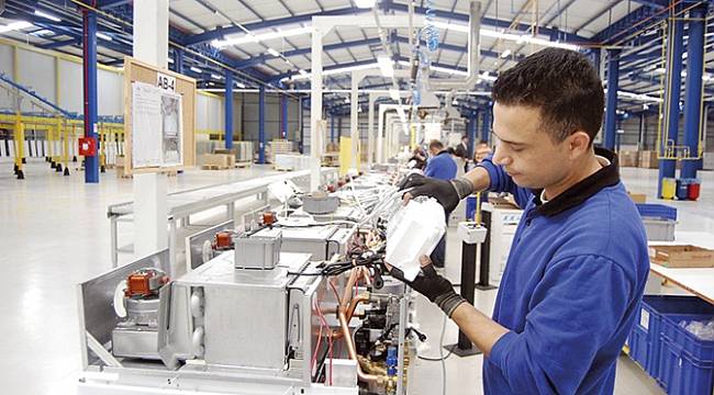 Sanayi üretimi yüzde 7.3 düştü