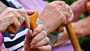 Toplumumuz giderek yaşlanıyor; 5 yılda yaşlı nüfus 1 milyon arttı