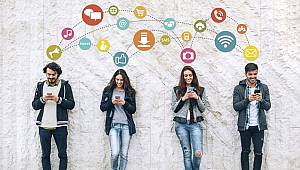 Türkiye'de insanlar her gün 7 saat 15 dakikayı internette geçiriyor!