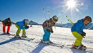 Kayseri'de yaşayan çocuklar kayak yapmayı öğrendi.