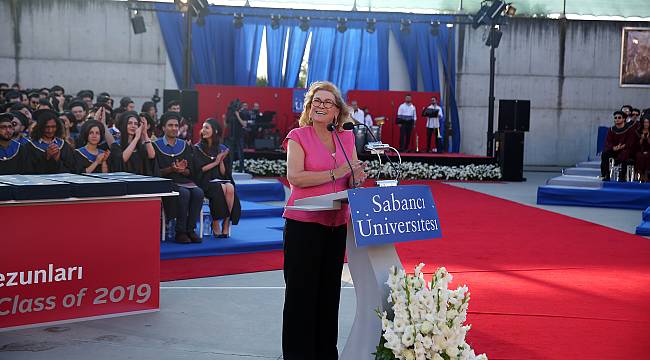 Güler Sabancı'dan mezunlara tavsiyeler