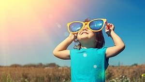 Çocukları güneşin zararlarından koruyacak 5 yöntem
