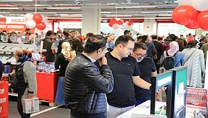 Doğum gününü indirimlerle kutluyor