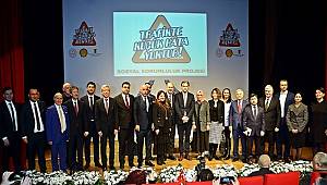 'Trafik güvenliği' konusunda öğrenci ve velileri bilinçlendirmeye devam ediyorlar!