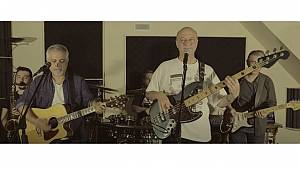 Doktorlar ‘Salgında hayatını kayıp eden sağlıkçıların çocuklarına burs için söylüyor!