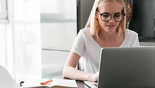 Tüketiciler alışverişe ayırdıkları zamanlarının yüzde 60'ını internette harcıyor