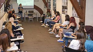 “Kızlarımız Okuyor, Işık Saçıyor” projesi 12. yılında çevrimiçi eğitimlerle devam ediyor